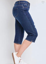 Load image into Gallery viewer, YMI WannaBettaButt Dark Indigo Mid-Rise Side Slit Capri
