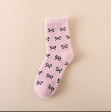 Load image into Gallery viewer, Solmere Soft Plush Knit Socks with Bow Details
