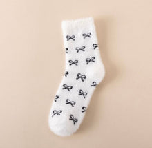Load image into Gallery viewer, Solmere Soft Plush Knit Socks with Bow Details
