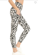 Load image into Gallery viewer, Ivory/Black Leopard Capri Leggings with Pockets
