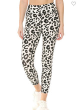 Load image into Gallery viewer, Ivory/Black Leopard Capri Leggings with Pockets
