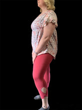 Load image into Gallery viewer, Rae Mode Capri Leggings w/ Pockets
