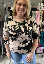 Load image into Gallery viewer, Taupe/Black Floral Half Sleeve Top
