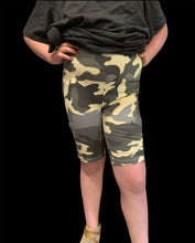 Load image into Gallery viewer, Brushed Camouflage Wide Waistband Bike Shorts
