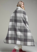 Load image into Gallery viewer, Sherpa Throw Blanket
