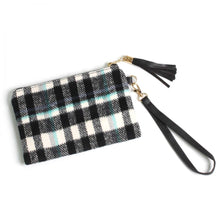 Load image into Gallery viewer, Wristlet 8”x5”
