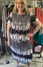 Load image into Gallery viewer, Black/Grey Tie Dye Midi Dress with Pockets
